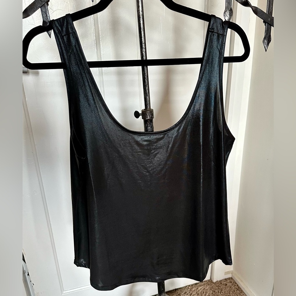 Hours satiny tank top